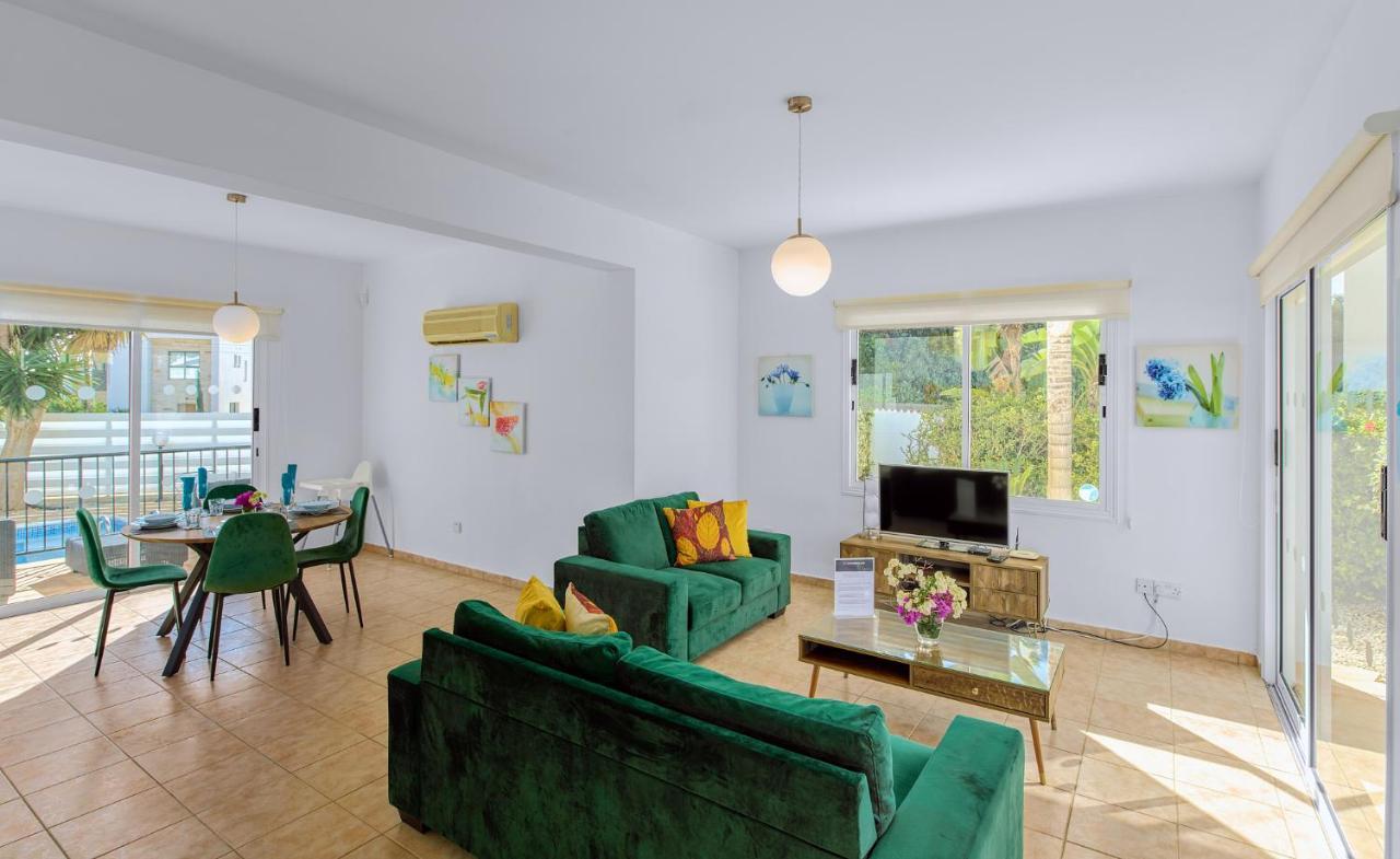 Villa Shiva By Ezoria Villas Коръл бей Екстериор снимка