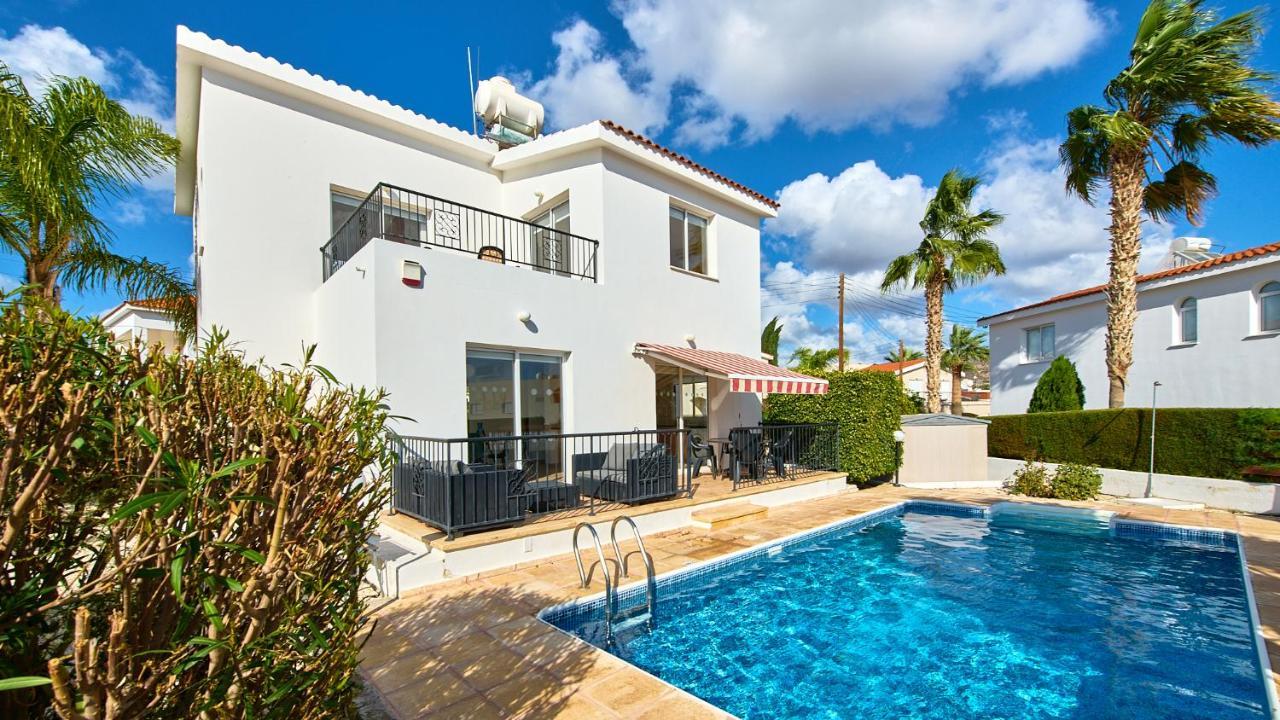 Villa Shiva By Ezoria Villas Коръл бей Екстериор снимка