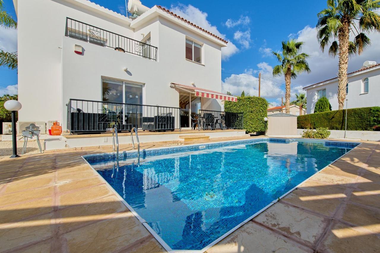 Villa Shiva By Ezoria Villas Коръл бей Екстериор снимка